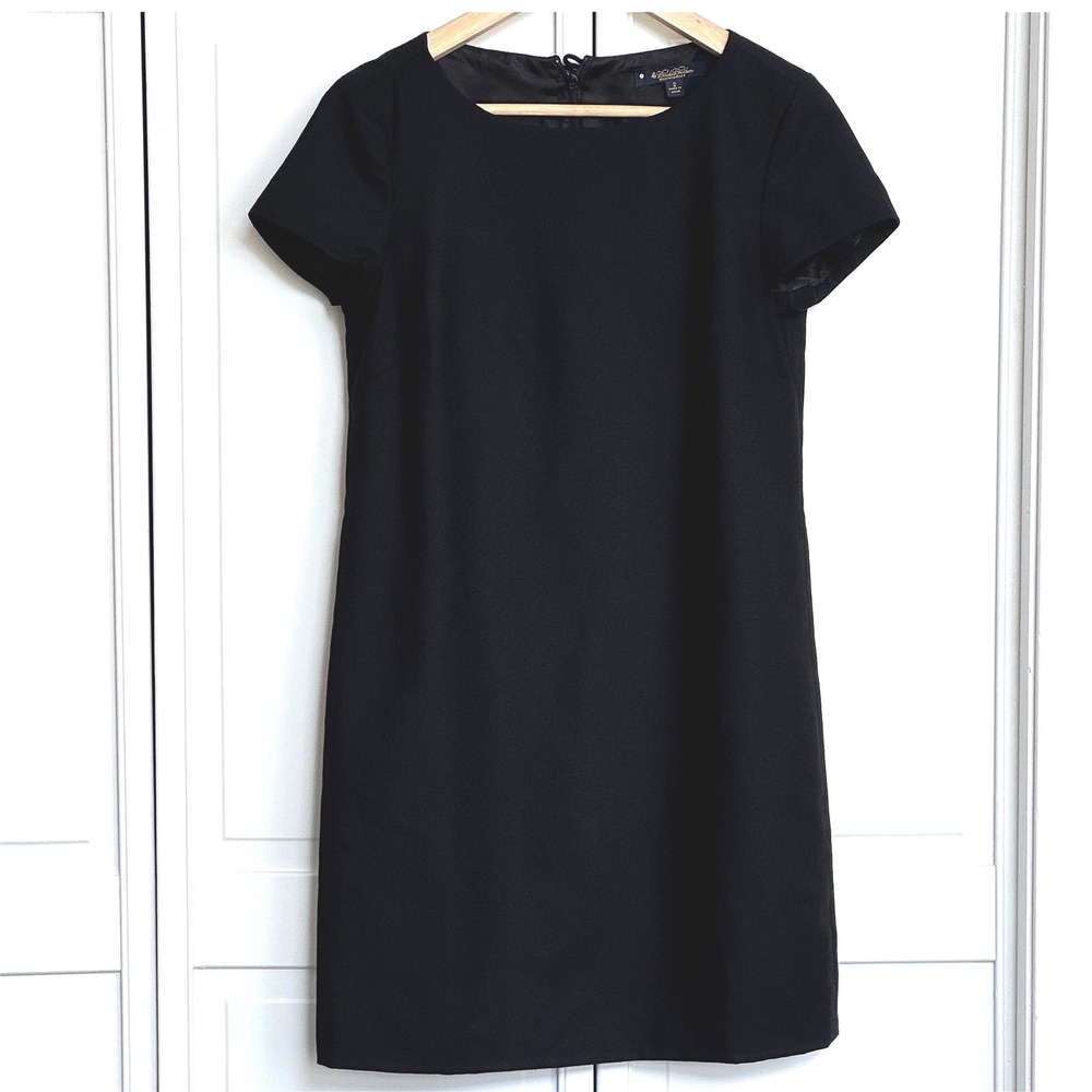 Brooks Brothers Black Italian 100% Wool Short Sleeve Chic Sheath Dress Size 2